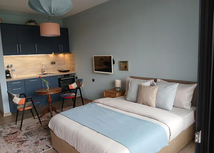 42 Апартамент *