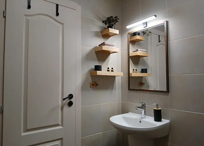 42 Апартамент *