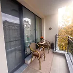 Apartment 42- Modern Cozy Near Center