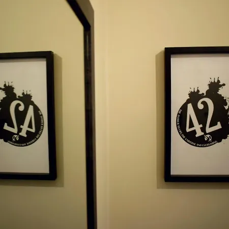 42 Апартамент *