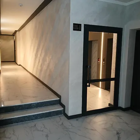 42- Modern Cozy Near Center Apartment