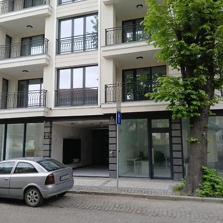 42- Modern Cozy Near Center Apartment